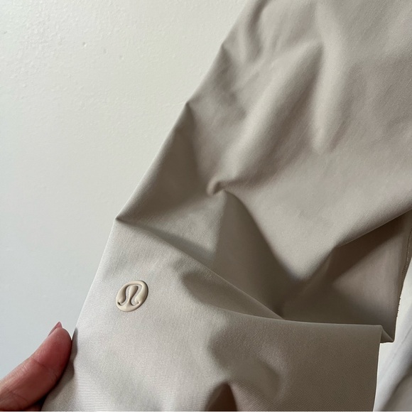 Lululemon Warpstreme Multi-Pocket Mid-Rise Golf Pant 28"
Trench - Picture 11 of 14